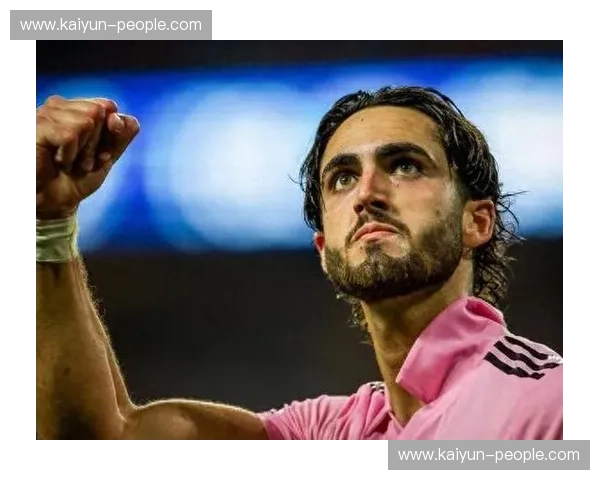 杜埃单刀挑射被扑 巴黎小将关键时刻选择引质疑