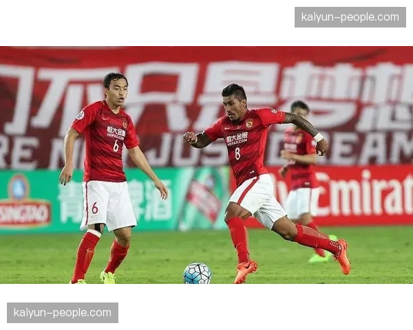 青岛西海岸卢斯二点球处理展现意识 定位球战术成保级队重要得分手段